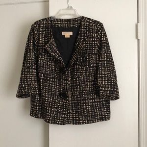 3/4 sleeve blazer with oversized buttons